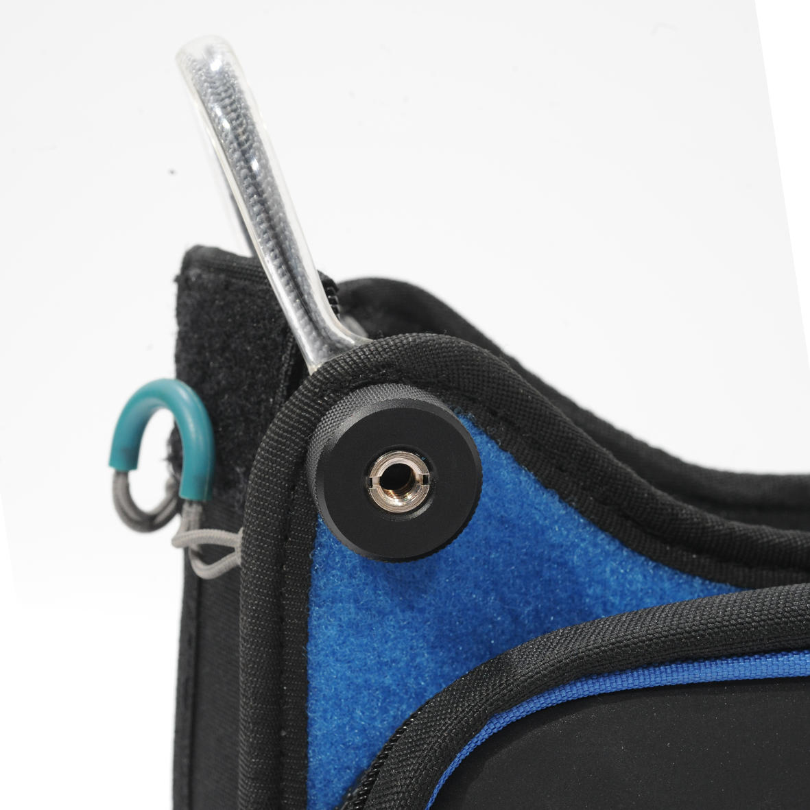 OR-153 Deatail front-1181x1181 Dual female -threaded 1/4" and 3/8" studs.