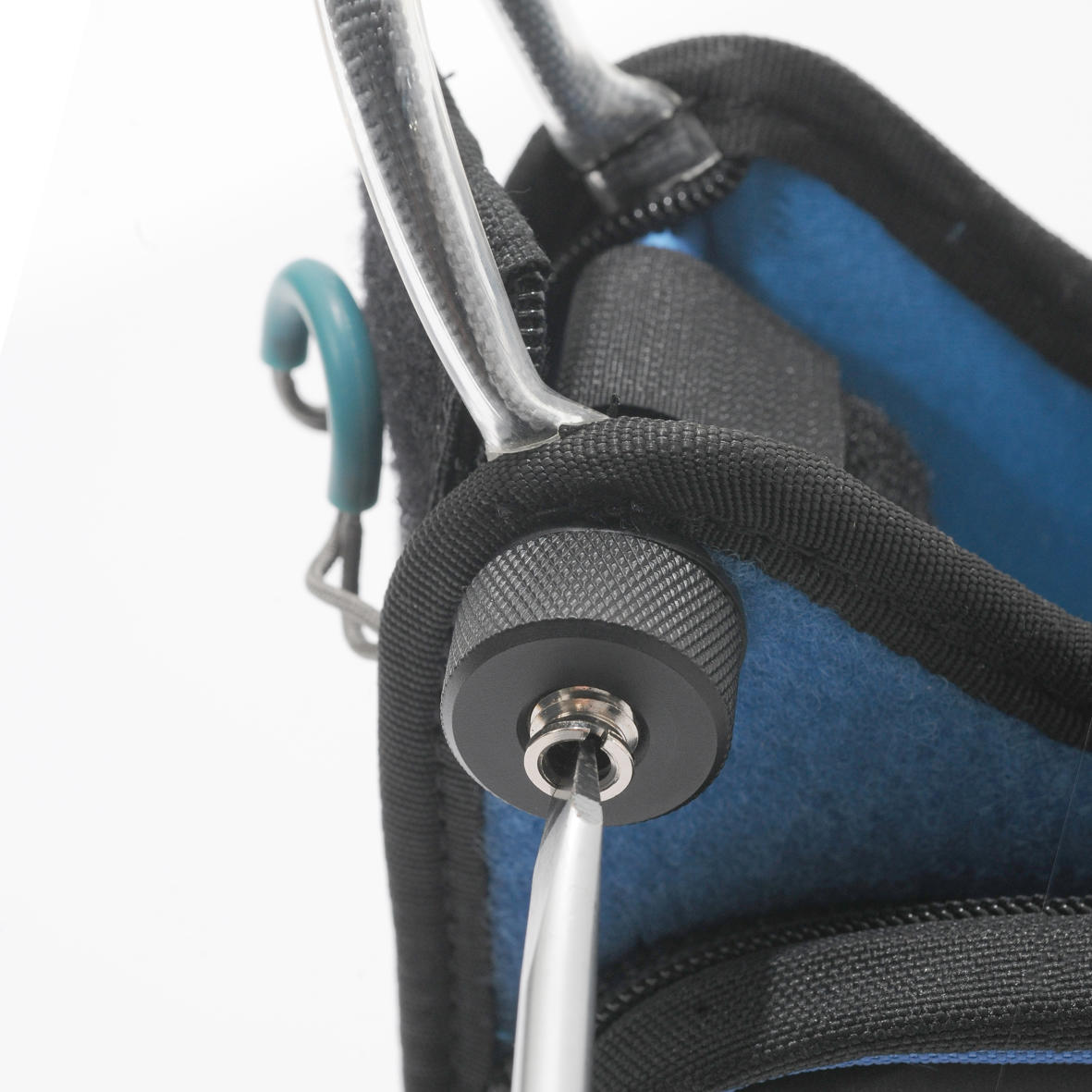 OR-153 Deatail screw-1181x1181 Dual female -threaded 1/4" and 3/8" studs.